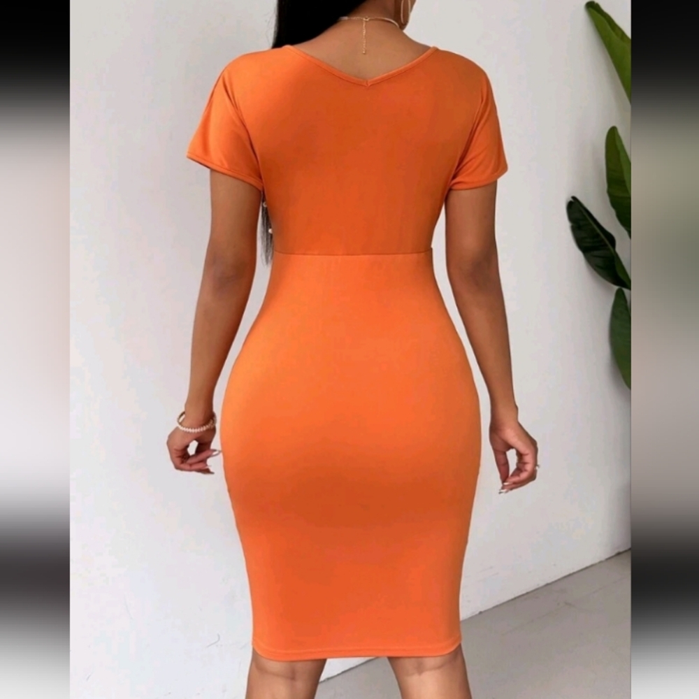 Women's V-Neck Beaded Slim Fit Short Sleeve Dress For Everyday - Picture 2 of 4